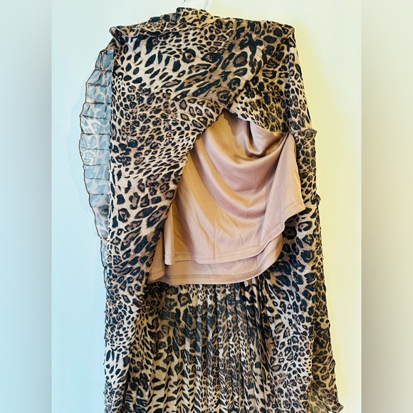Leopard Print Pleated Chiffon Flowy Maxi Skirt with Sheer Overlay Size Small NWT - Picture 5 of 10